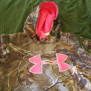 Under Armour Sweatshirt